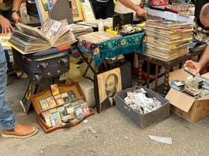 Postcard from Cairo: Market uncovers Egypt's modern history