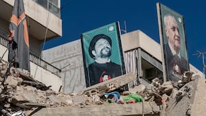 Lebanon banks banned from dealing with Hezbollah's financial networks 